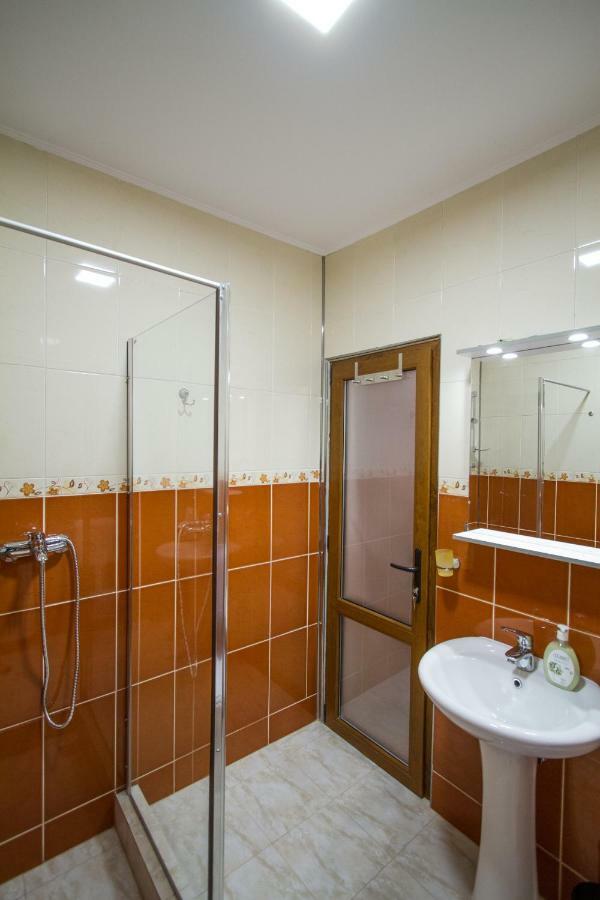 Pe Tocile Apartment Braşov Esterno foto